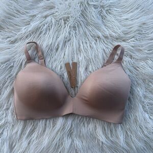 Skims Wireless Form T-shirt Bra Clay Size 40DD